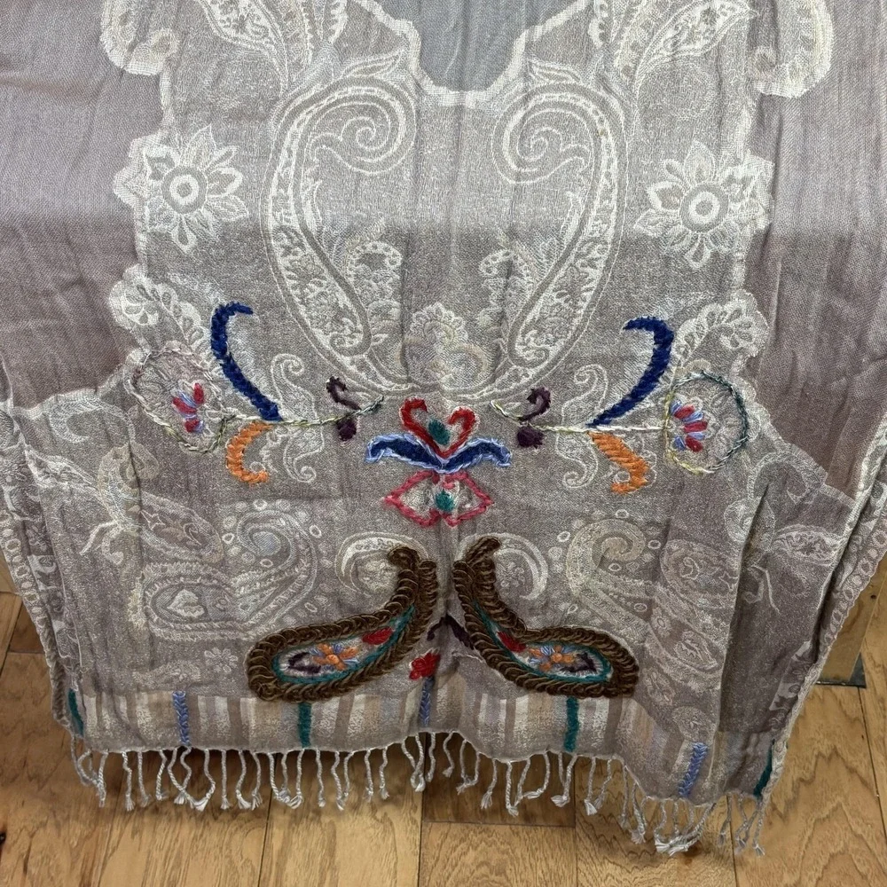 Pashmina Shawl Wrap Womens‎ Gray Paisley Embroidered Tassel Fringe Boho India